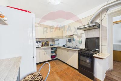 De vanzare| Casa cu teren | 300 mp | Rahova - 7