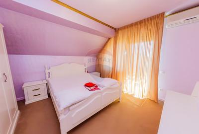 Casă cu 7 camere, 10 ari de vânzare la drumul principal cu 2 intrari - 9
