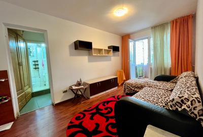 Apartament de inchiriat, o camera, semidecomandat, 35 mp, Podu Ros - 1
