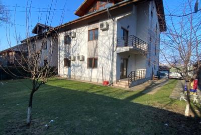 Vila cu 3 apartamente  la parter,etaj  si mansarda - 10