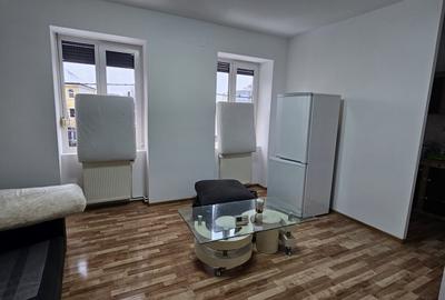 Apartament 2 camere Balcescu centrala termica !! - 1