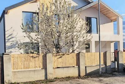 Casă modernă lângă Rezervația Lempes – spațiu, confort și natură - 2
