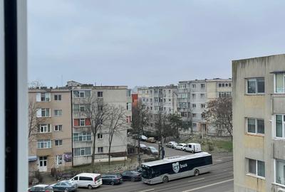 Apartament cu 4 camere decomandat în Tomis III