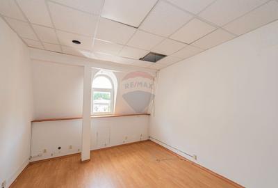 Spațiu comercial de inchiriat, Universitate, 120mp - 16