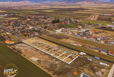 FILM! Terenuri intravilane de 680mp de vanzare, cu utilitati, Targu Secuiesc - 5