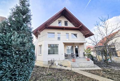 Oportunitate de investiție! Casă de vanzare, cu 8 camere, 382 mp, zona Gruia - 5