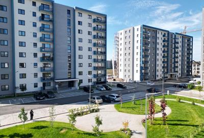 Apartament cu 2 camere decomandat în Tractorul