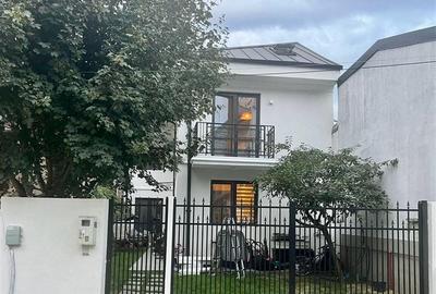 Casă cu 5 camere în Polonă