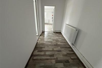 Adjud - spatiu comercial renovat complet - 14