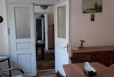 Casă individuală cu 4 camere în Apollo