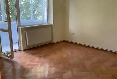 Apartament cu 3 camere circular în Astra