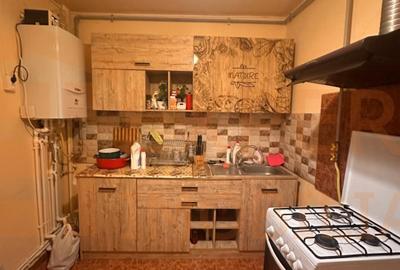 Apartament 4 camere de vanzare, in zona Tomis Nord - Constanta - 9