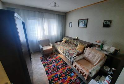 Apartament cu 3 camere, etajul 1/4, zona Tatarasi - 4