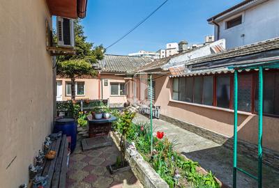 Casă cu deschidere stradală + spațiu comercial închiriat - 8