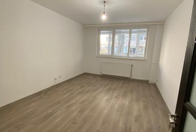 2 DECOMANDATE  parter cu centrala, balcon 9m, Miron Costin - 1