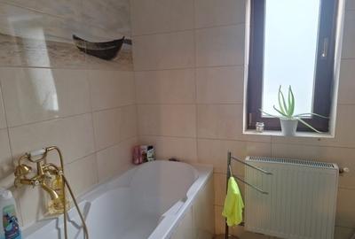 3 camere - 60mp - 2 locuri parcare in Visan - 99.000 euro - 9