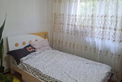Apartament 3 camere Piața Progresul, 50 mp, centrală proprie, etaj 2/10 - 3