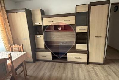 Apartament cu 2 camere de închiriat - 1
