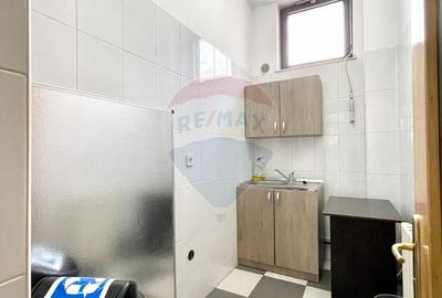 Spațiu comercial de închiriat - CENTRAL - 14