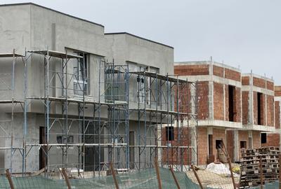 Casă individuală cu 4 camere în Tunari