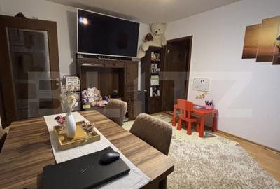 Apartament cu 3 camere semidecomandat, mobilat în Baza 3
