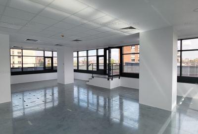 Birou, 325 mp în Unirii