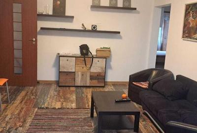 Apartament cu 3 camere semidecomandat, mobilat în Ștefan cel Mare
