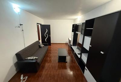 Apartament cu 2 camere în Apărătorii Patriei