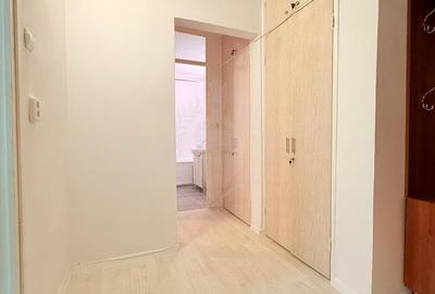 //2 CAMERE// DECOMANDAT// ZONA 9 MAI// - 11