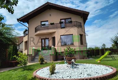 Casă individuală cu 4 camere în Stupini