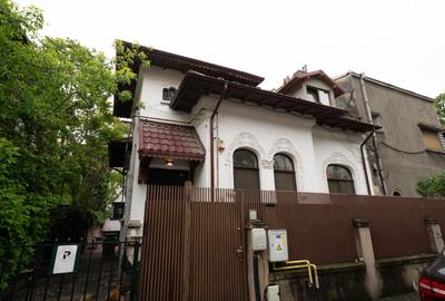 Casă individuală cu 6 camere în P-ța Dorobanți