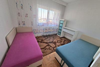 Apartament cu 3 camere decomandat, mobilat în Central