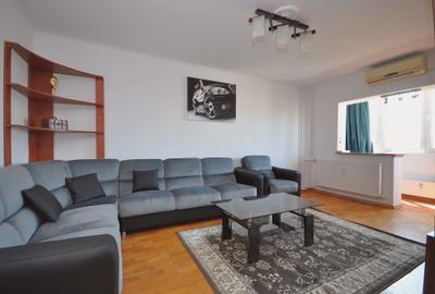 Apartament cu 3 camere decomandat în Drumul Taberei