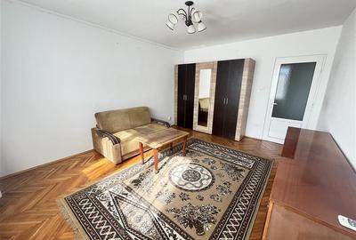 Apartament cu 3 camere decomandat în Mihai Viteazul
