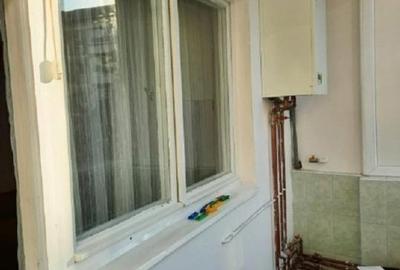 Inchiriez apartament 3 camere, et. 2, centrala proprie,2 bai- Complex Studentesc - 13