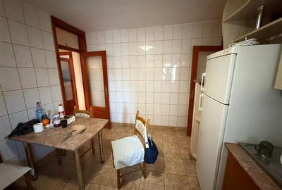 Apartament 4 camere, etaj 2 , Piata Moldovei , 87mp suprafata totala - 2