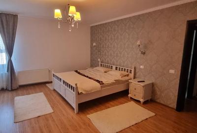 Vila cu piscina zona Iancu Nicolae-Pipera 5 camere - 5