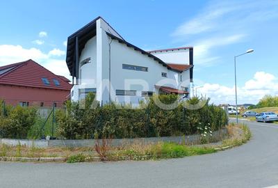 Casa 5 camere 250 mp cu incalzire in pardosea zona Tineretului Sibiu - 1