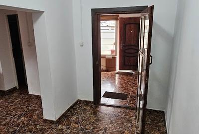 De inchiriat spatiu tip garsoniera pentru depozit sau sediu firma - 1