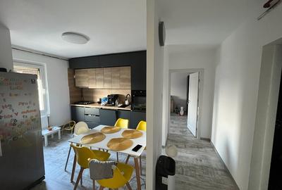 Apartament cu 3 camere, 2 băi, 66 mp + 4 mp balcon, decomandat, etaj 2/4 - 10