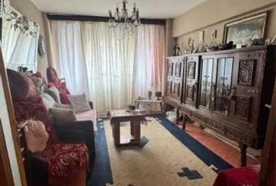 Apartament cu 4 camere decomandat, mobilat în Sebastian