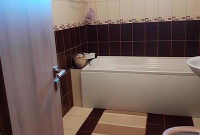Apartament 3 camere si loc de parcare zona Lupeni - 6