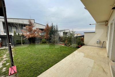 Casa cu 5 camere, zona de case, 275 mp de teren, zona Crizantemelor - 1