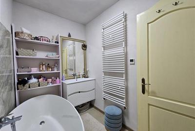 Apartament deosebit cu 3 camere str. Castelului - 23