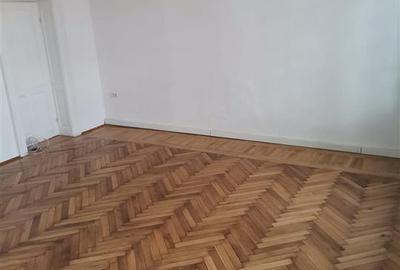 Casa Demisol si parter, 4 camere, ULTRACENTRAL - 2