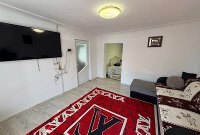 Casă cu 4 camere în Palazu Mare