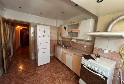 - Apartament 1 camera, zona Vidin, etaj 1 - 3