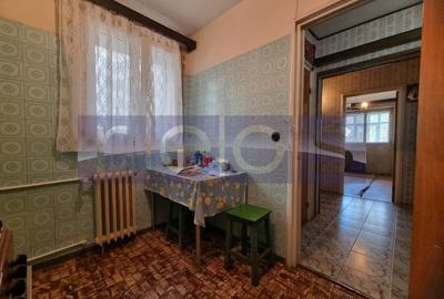 VANZARE 3 CAMERE - DECOMANDAT- CALEA DOROBANTI - 15