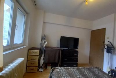 Apartament 4 camere, etaj 2/10, Șos.Olteniței, langa metrou, bloc reabilitat - 11