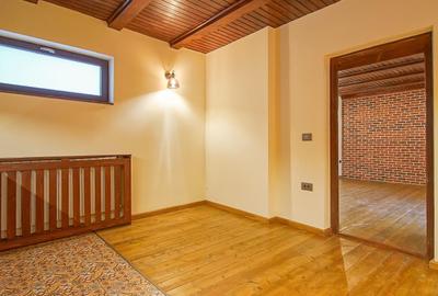 Închiriez casă în Centrul Brasovului/ curte privata - 13